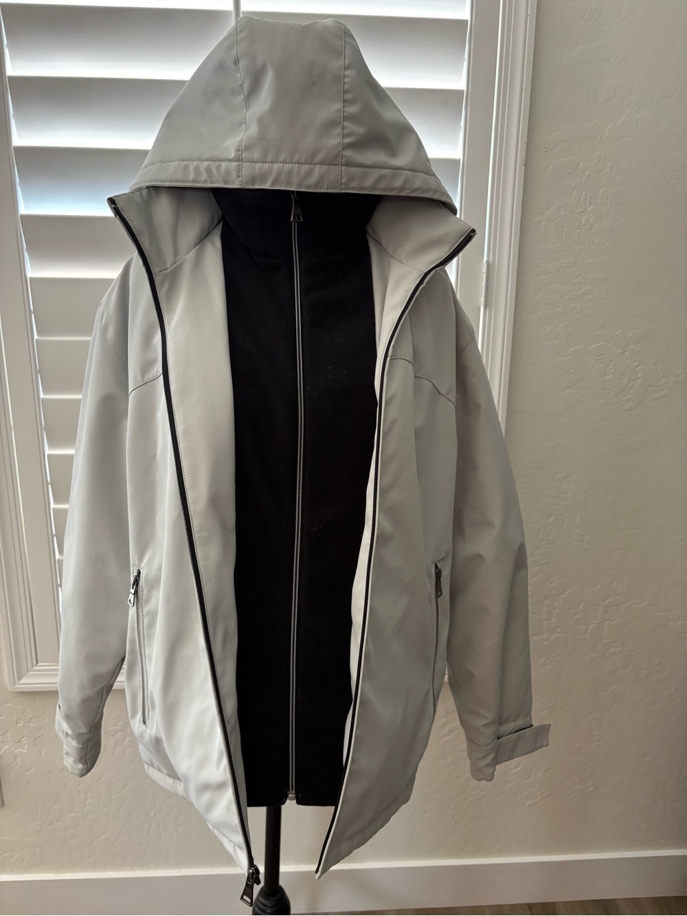 Weatherproof Light Gray Hooded Raincoat - Men's Water-Resistant Shell